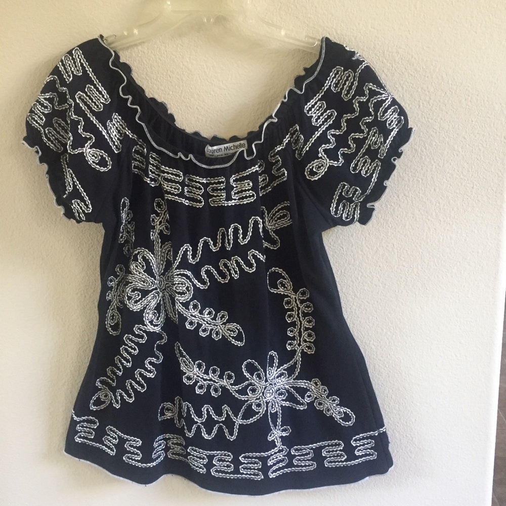 ☘️3/$15 LAUREN MICHELLE | Peasant style top | L